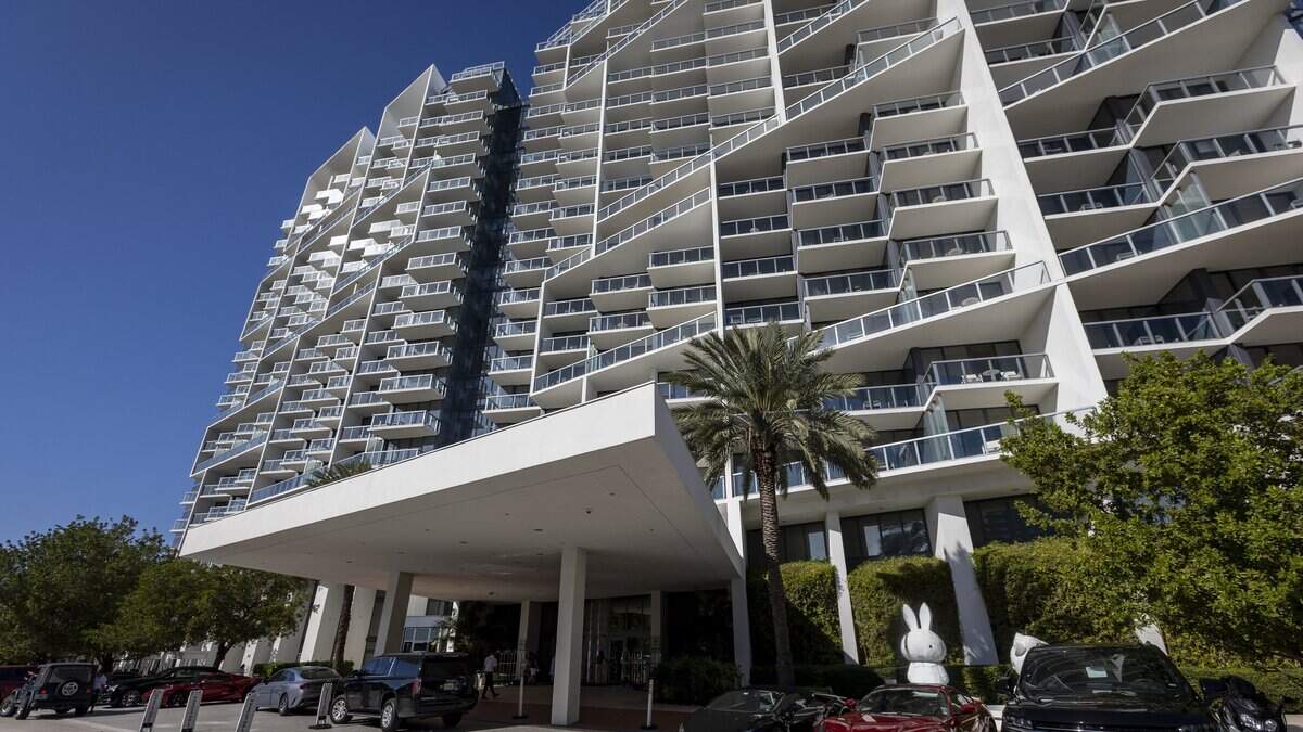 W South Beach to close and lay off hundreds this summer