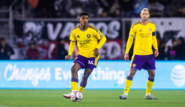 Image of Wilder Cartagena playing the ball as Robin Jansson looks on.