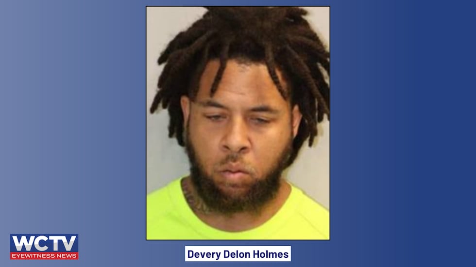 Devery Delon Holmes' mugshot.