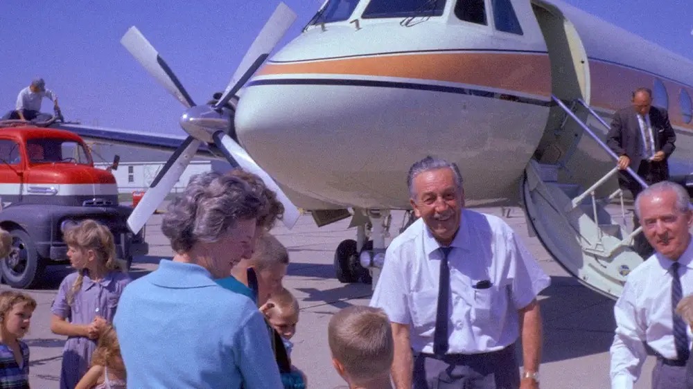 Look inside Walt Disney’s private plane after complete restoration – Orlando Sentinel