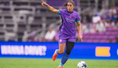 Image of Rafaelle playing the ball.