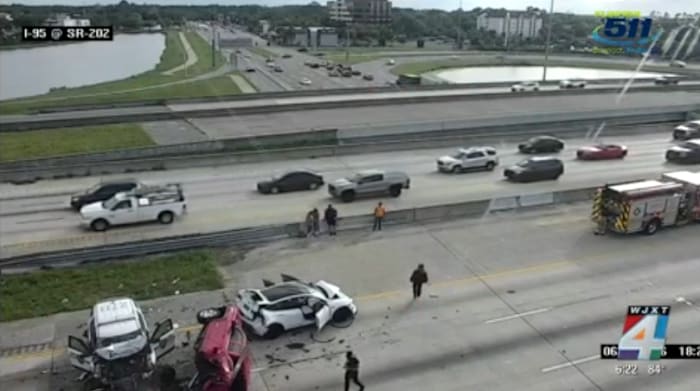 Traffic Alert: Multi-vehicle crash closes all lanes on I-95 north near Butler Blvd.
