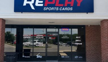Medical device executive to open Tampa sports card shop