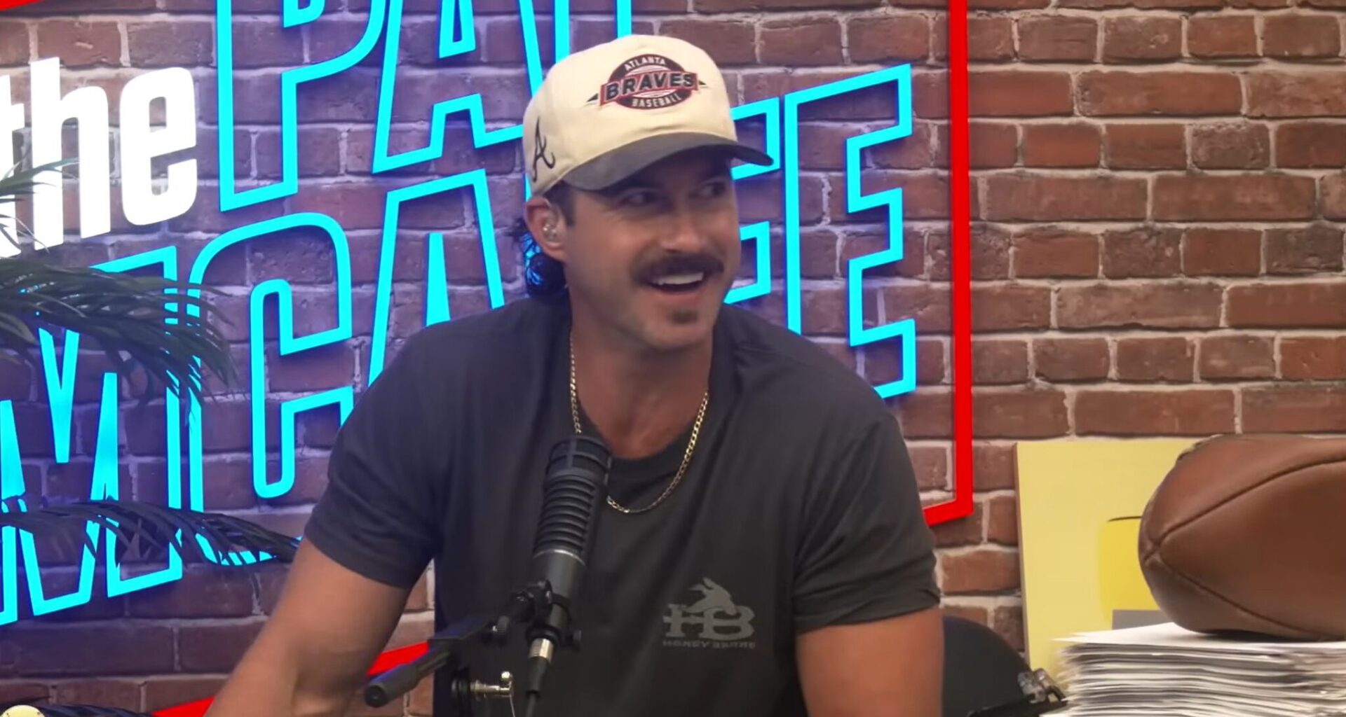“I’m Dr. Green” — Riley Green Jokes About Having A Doctorate Degree From Jacksonville State Even Though He Never Graduated