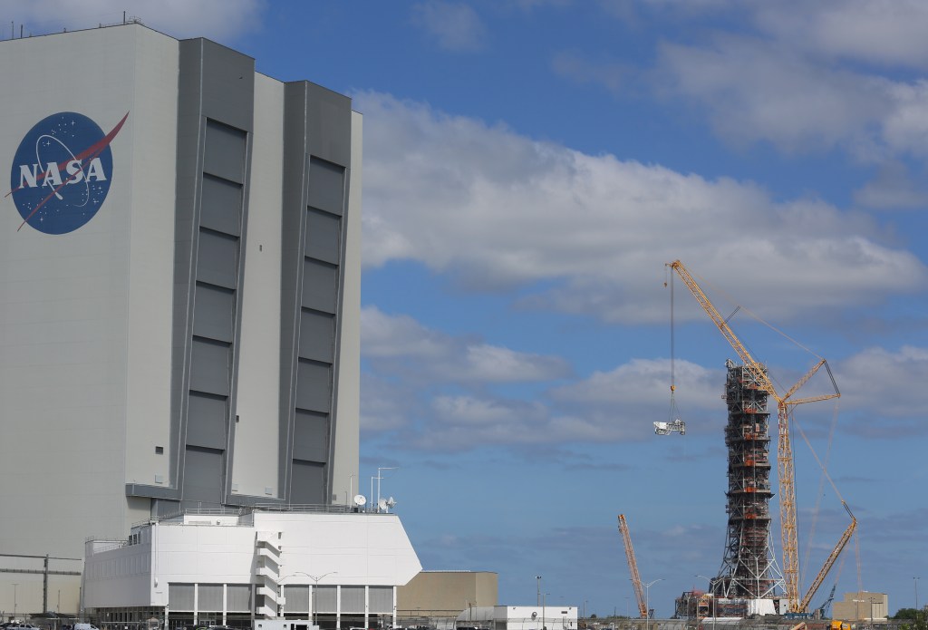 KSC’s canceled Artemis launch tower would have cost $2 billion, NASA audit says – Orlando Sentinel