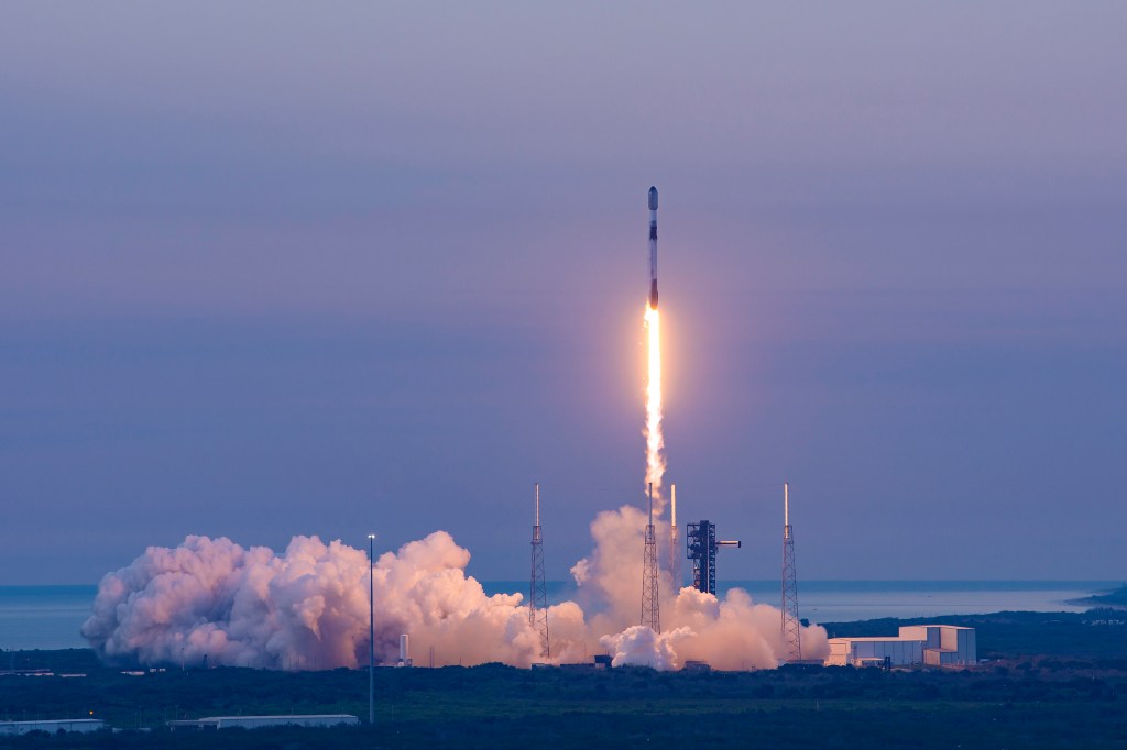 SpaceX sunrise launch sends up demo ‘Starfall’ spacecraft – Orlando Sentinel