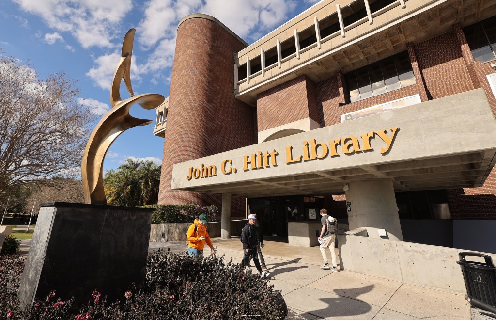 UCF abruptly shuts down libraries, tech resources