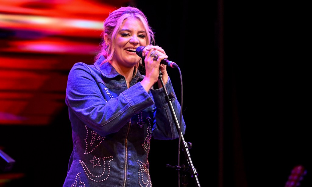 Disney: Hanson, Boyz II Men, Beach Boys at Epcot concerts