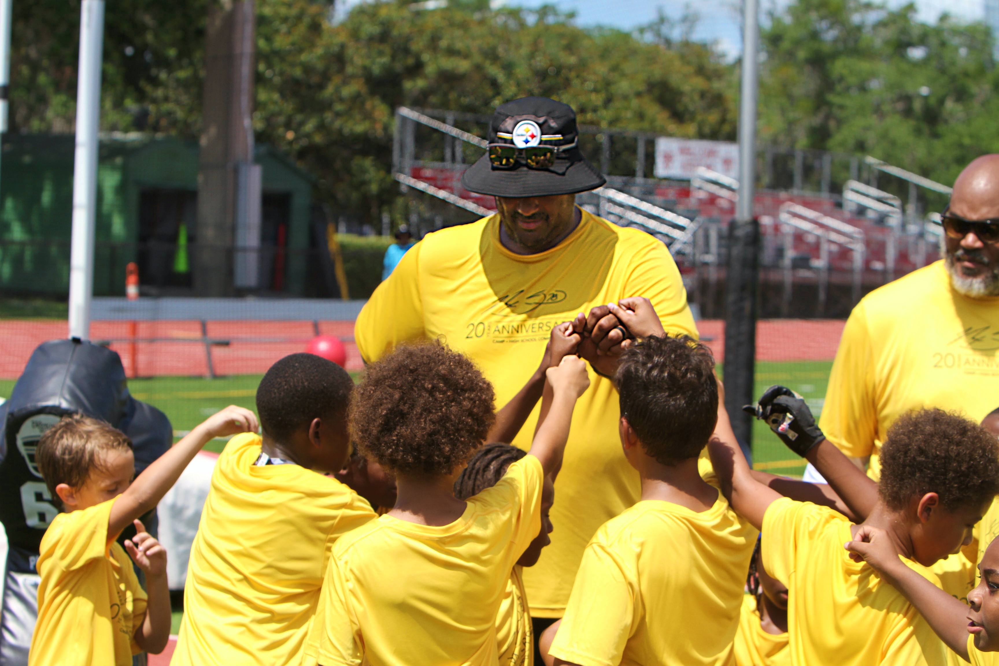 Youngsters go through drills at the 20th Annual Max Starks...