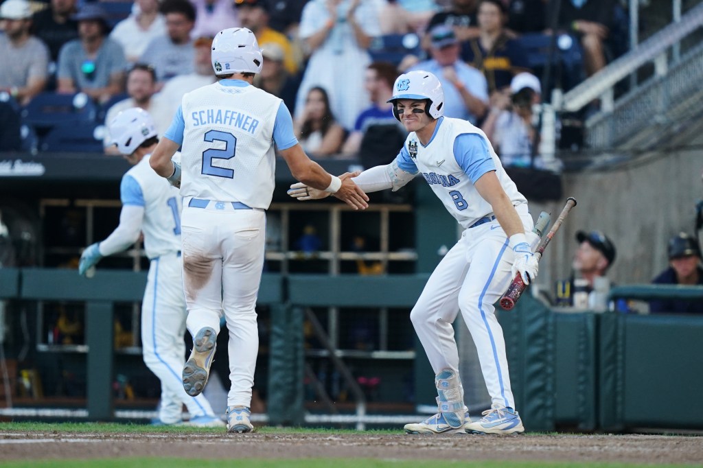 North Carolina gains inside track to CWS finals with 5-2 win over West Virginia
