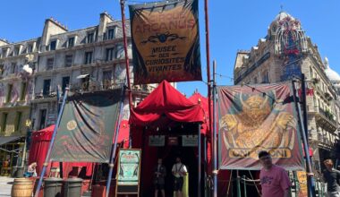 Le Cirque Arcanus is a stage show in The Wizarding World of Harry Potter – Ministry of Magic that combines live performers, puppetry, special effects, and more.