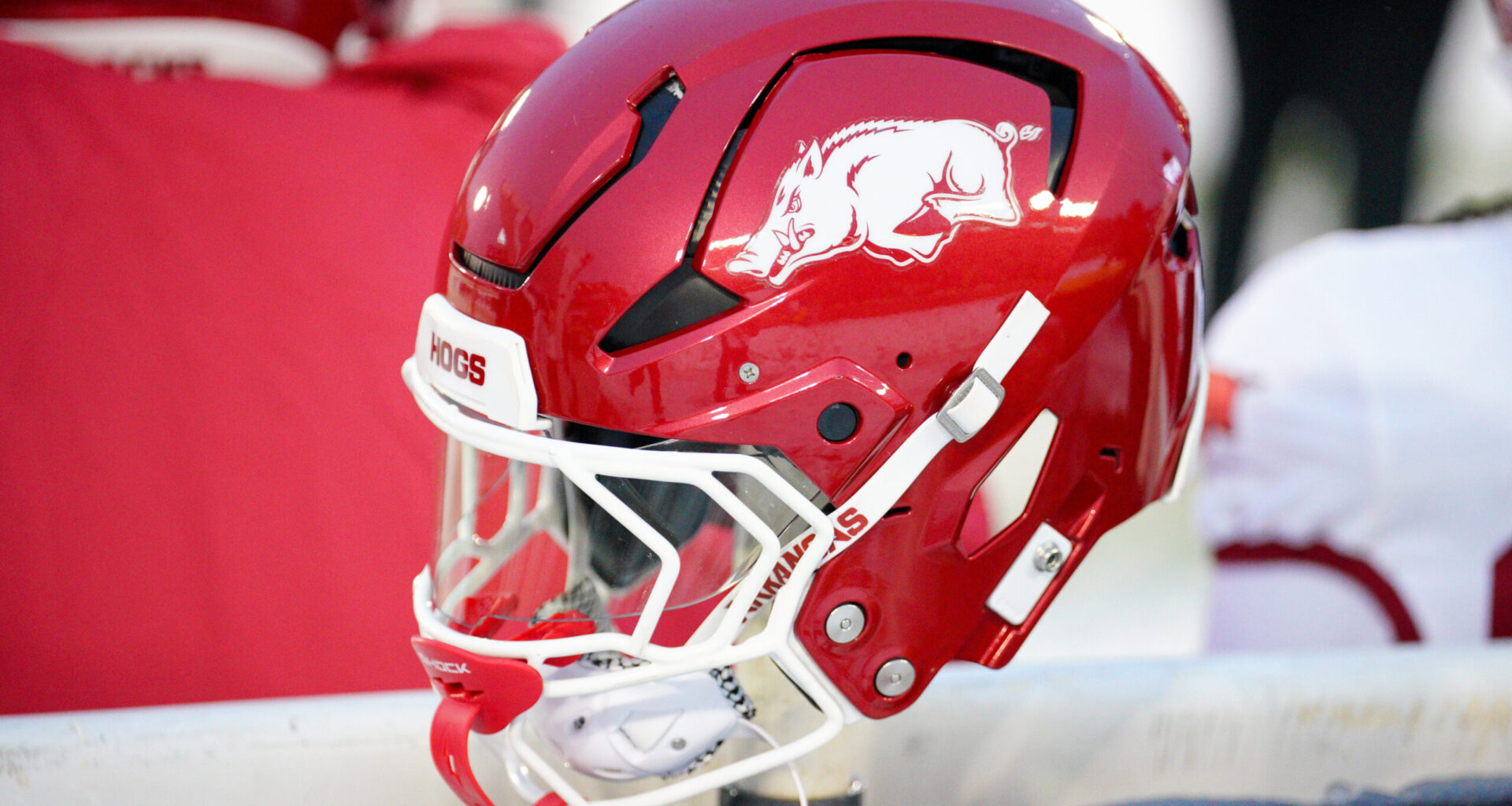 Arkansas adds commitment from 2027 OT out of Florida
