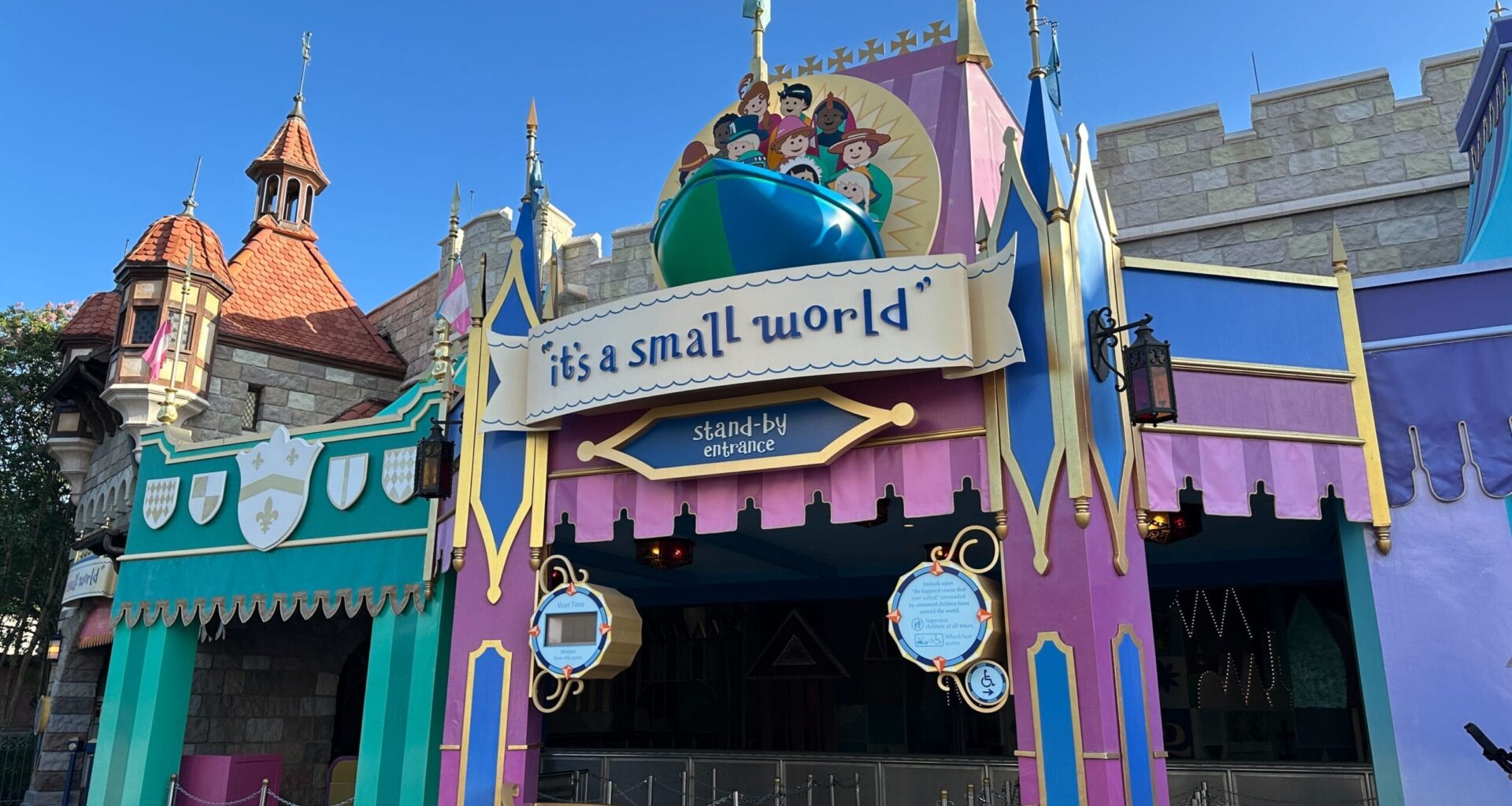 Colorful entrance to "it