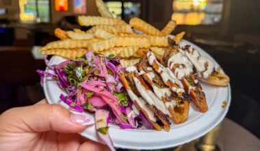 🐶Orlando’s Best-Kept Food Secret Is Hiding in a Dog Bar