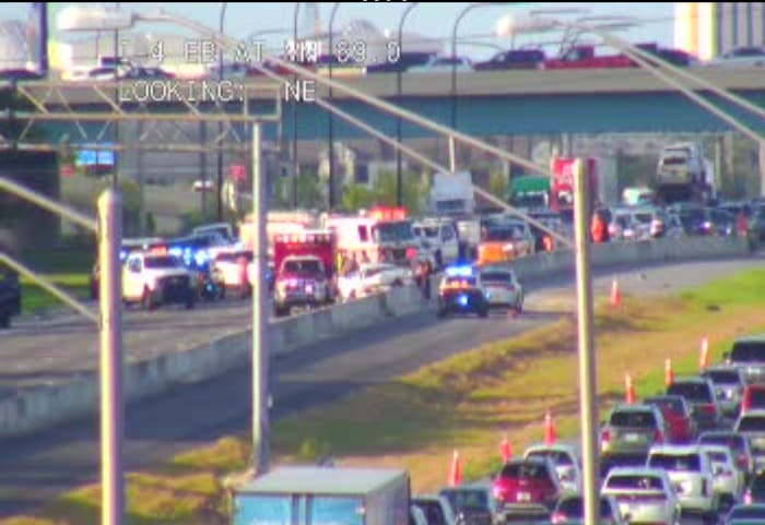 Crash shuts down I-4 westbound in Orange county tourist area