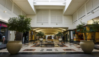 Florida's Nostalgic Mall In Orlando That Thrived In The '70s Now Feels Nearly Abandoned