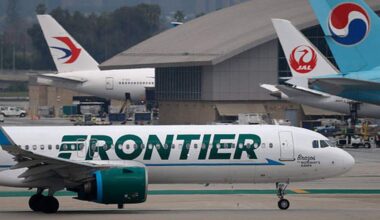 Flight diverted to Miami: man allegedly tries to open exit door, assault attendant