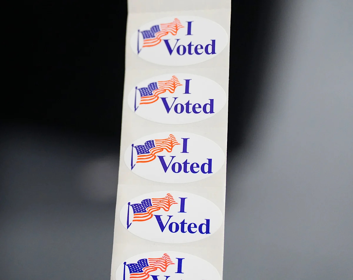 Open seat, crowded field. 5 Cape Coral candidates lineup in District 6