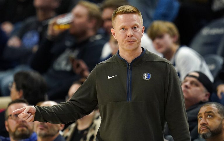 Orlando Magic officially name Sean Sweeney next head coach