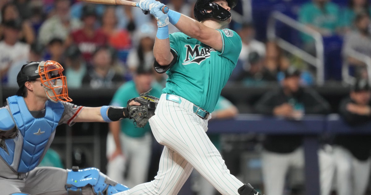 Kyle Stowers homers and Marlins beat Giants 2-1