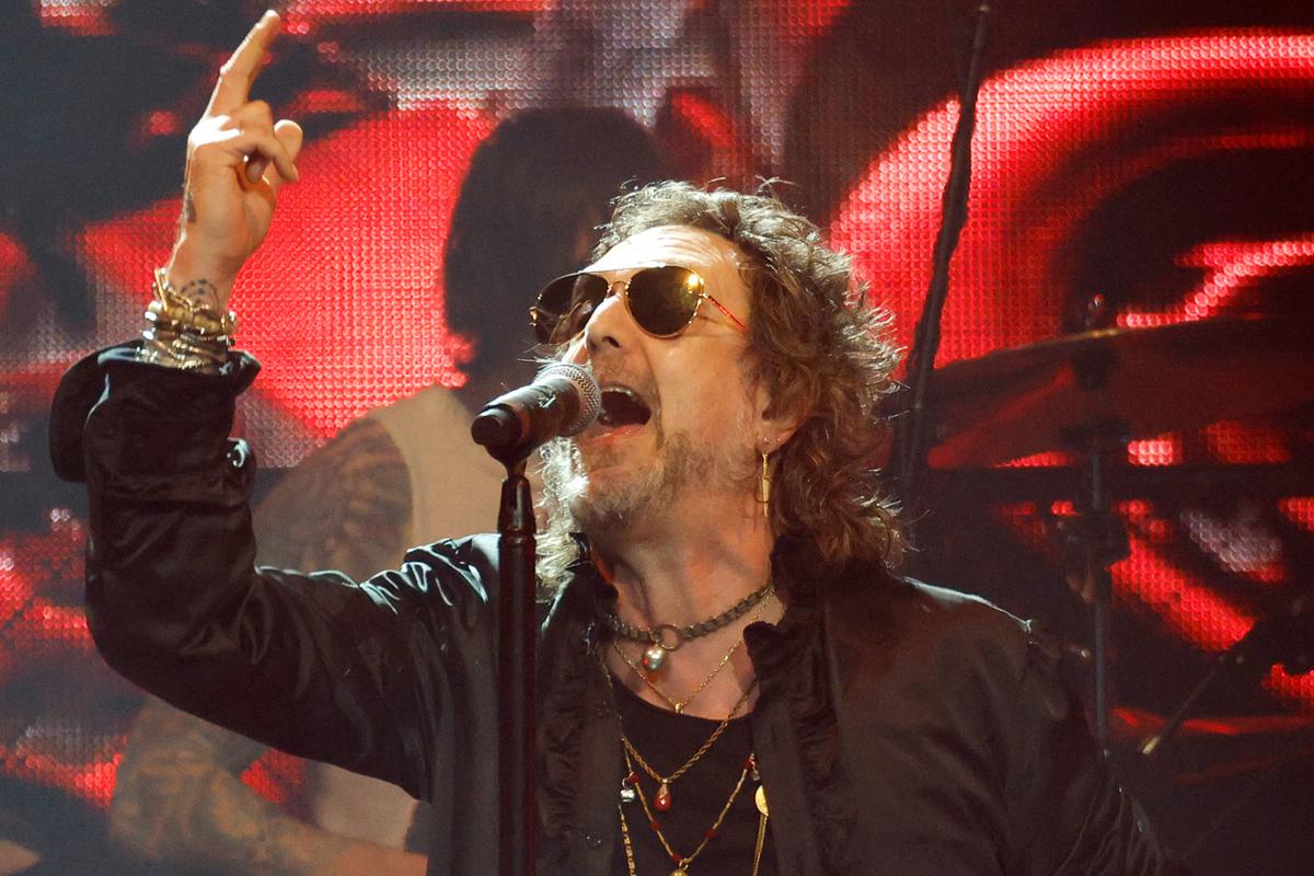 Black Crowes Frontman Hits Back After On-Stage Comments Go Viral