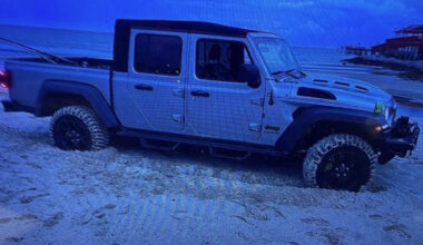Florida Man Takes a Jeep Gladiator Off-Roading on a Mississippi Beach — Straight Into Handcuffs