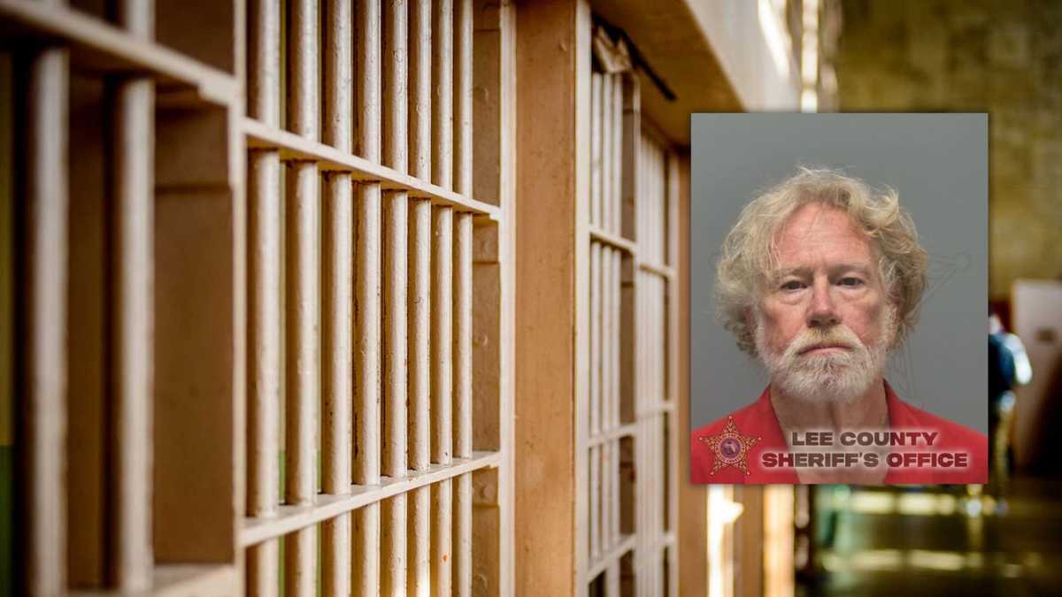 Cape Coral man accused of exposing himself at Del Prado tobacco shop