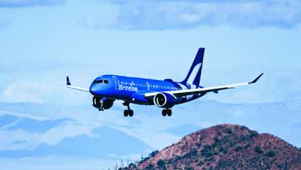 Breeze Airways A220 landing at PHX