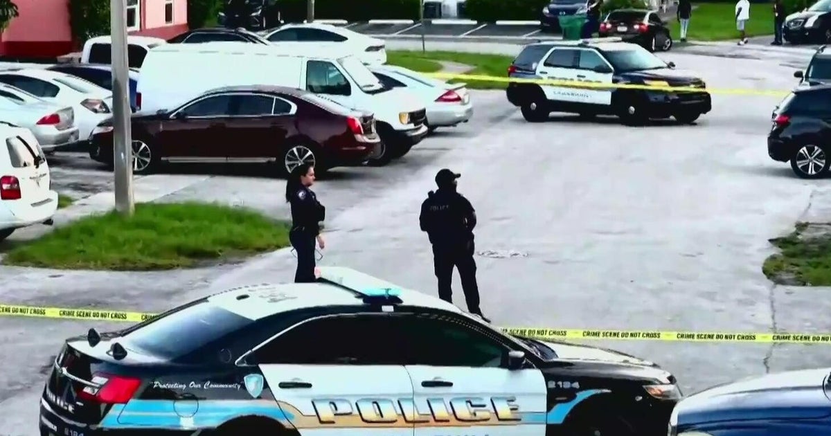 cbsmiami-lauderhill-police-investigation-2.jpg