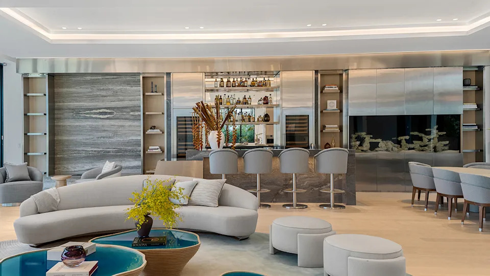360 South Hibiscus Drive bar