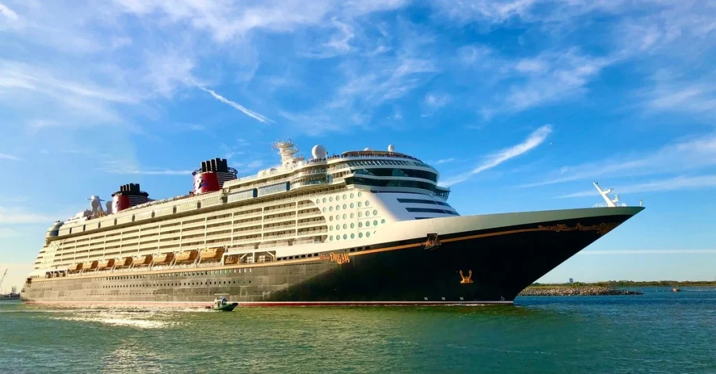 disney-dream-exterior_disney-cruise-merch-dcl-magazine_bill-wood_fi