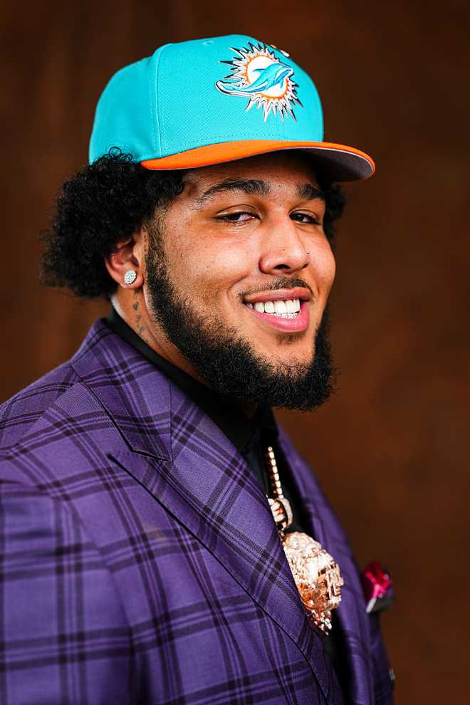 PITTSBURGH, PA - APRIL 23: Alabama offensive lineman Kadyn Proctor poses for a studio portrait during the 2026 NFL Draft at Acrisure Stadium on April 23, 2026 in Pittsburgh, Pennsylvania. (Photo by Cooper Neill/Getty Images)