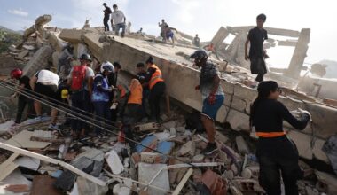 South Florida Venezuelans plead for help finding relatives missing after deadly earthquakes