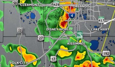 60 mph wind gusts, penny-sized hail moving through Universal, Oak Ridge area