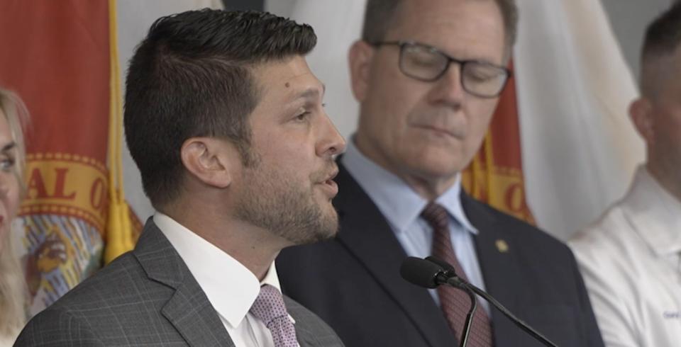 Florida Attorney General James Uthmeier addresses attendees during a recent press conference. / Source: American Kratom Association (AKA) (EZ Newswire)