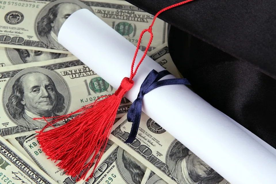 High school grads in Florida may have a new career Africa Studio – stock.adobe.com