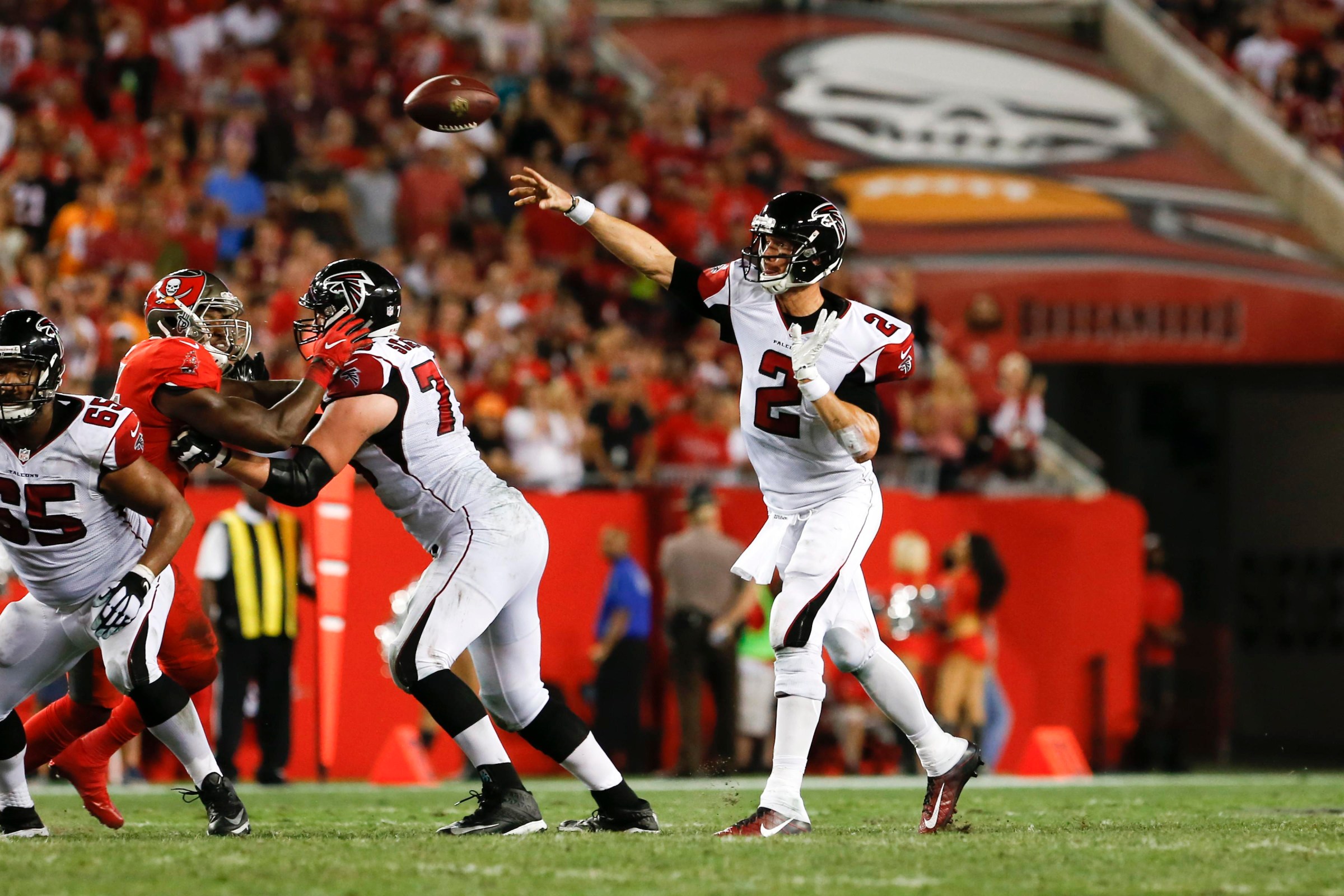 TAMPA, FL - NOVEMBER 03: Atlanta Falcons quarterback Matt Ryan (2) delivers a pass during the NFL game between the Atlanta Falcons and Tampa Bay Buccaneers on November 03, 2016 at Raymond James Stadium in Tampa, FL. (Photo by Mark LoMoglio/Icon Sportswire via Getty Images)