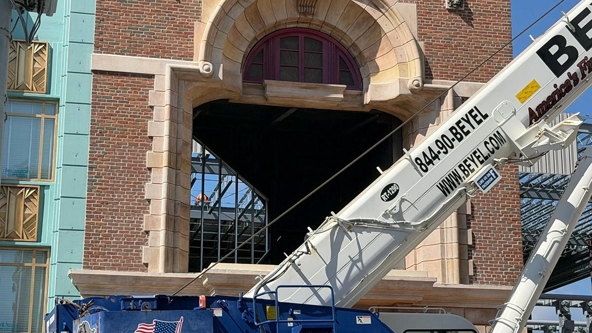 Universal Orlando Appears to Be Restoring Its Ghostbusters Firehouse Façade