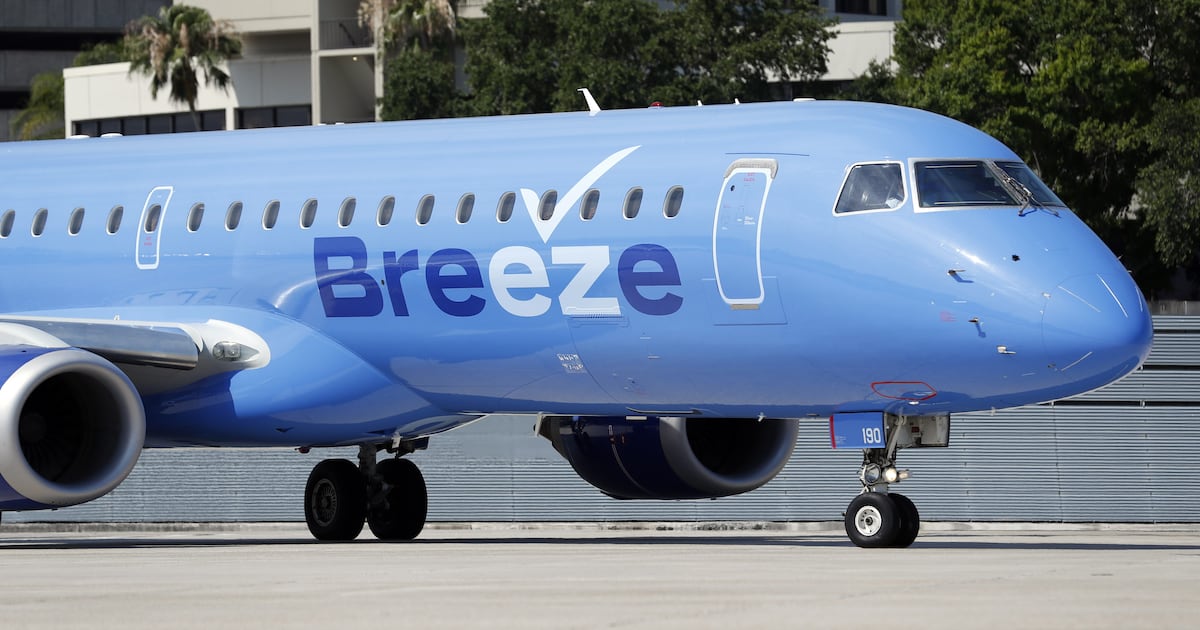 Breeze Airways celebrates 4 years at Orlando Airport
