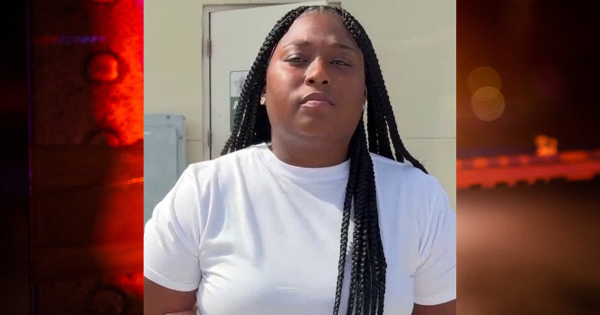 Florida Woman Facing 100+ Felony Charges For Leaking Info To Drug Trafficking Ring