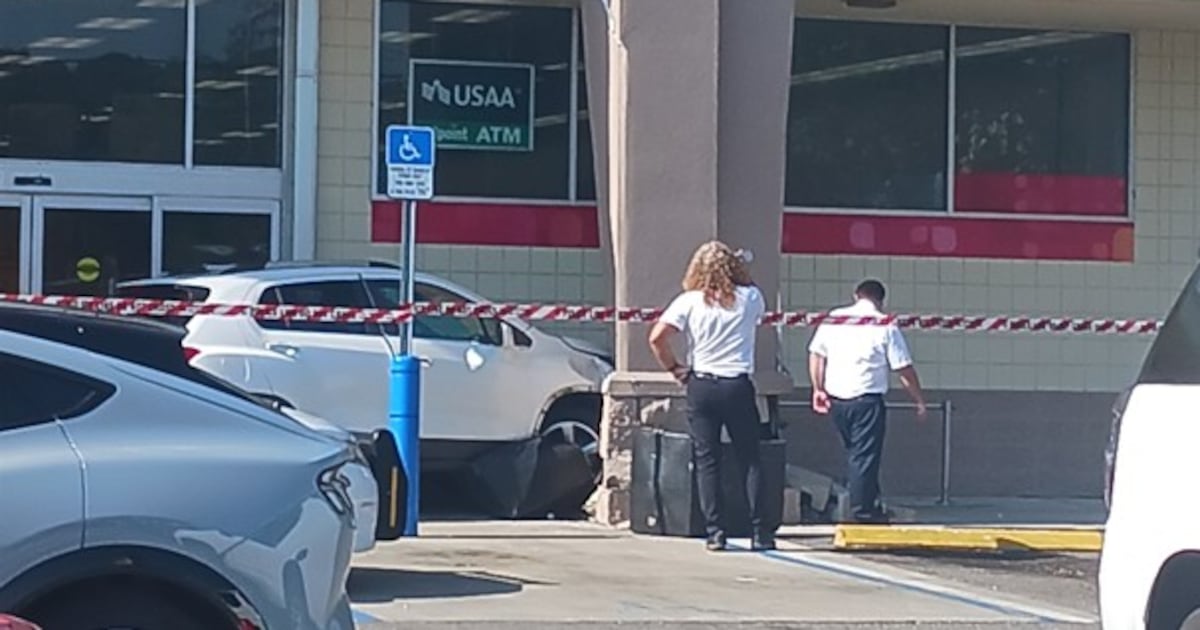 Car crashes into Jacksonville CVS store – Action News Jax
