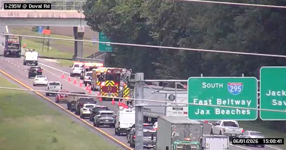 TRAFFIC ALERT: Crash on I-295 West Beltway near Duval Road blocking right lane