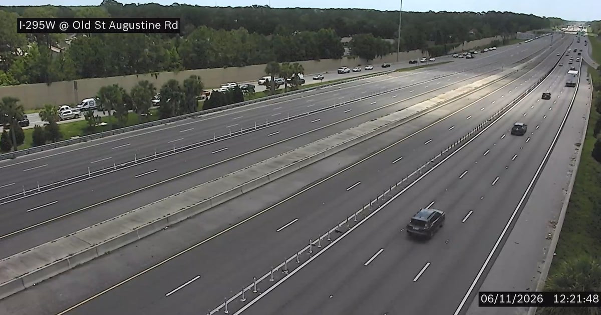 Police activity shuts down I-295 near Old St. Augustine Road