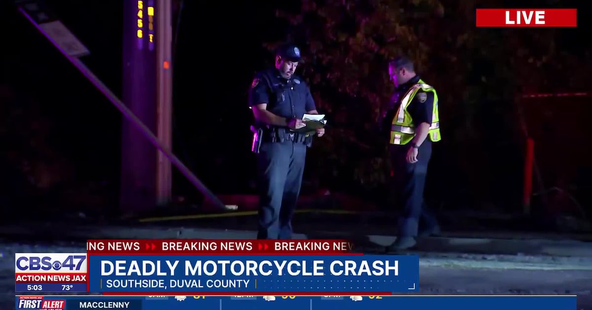 Motorcyclist dies after crashing into concrete pole on Southside – Action News Jax