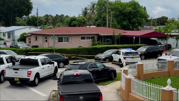 Police: Man shot in head while trying to rob resident at Miami Gardens home