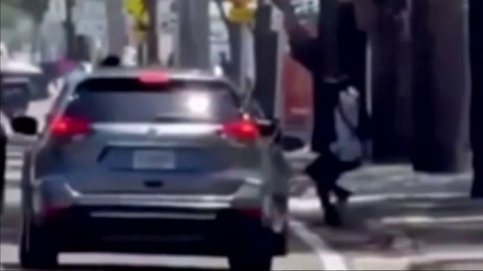 Video shows police officer shoot man running toward him in Miami Shores
