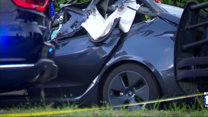 FHP: 2 women dead after driver crashes Tesla into flatbed truck in southwest Miami-Dade
