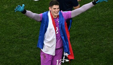 Who Is Orlando Gill? The Paraguay Goalkeeper Who Sold His Clothes Before Becoming A World Cup Hero | FIFA
