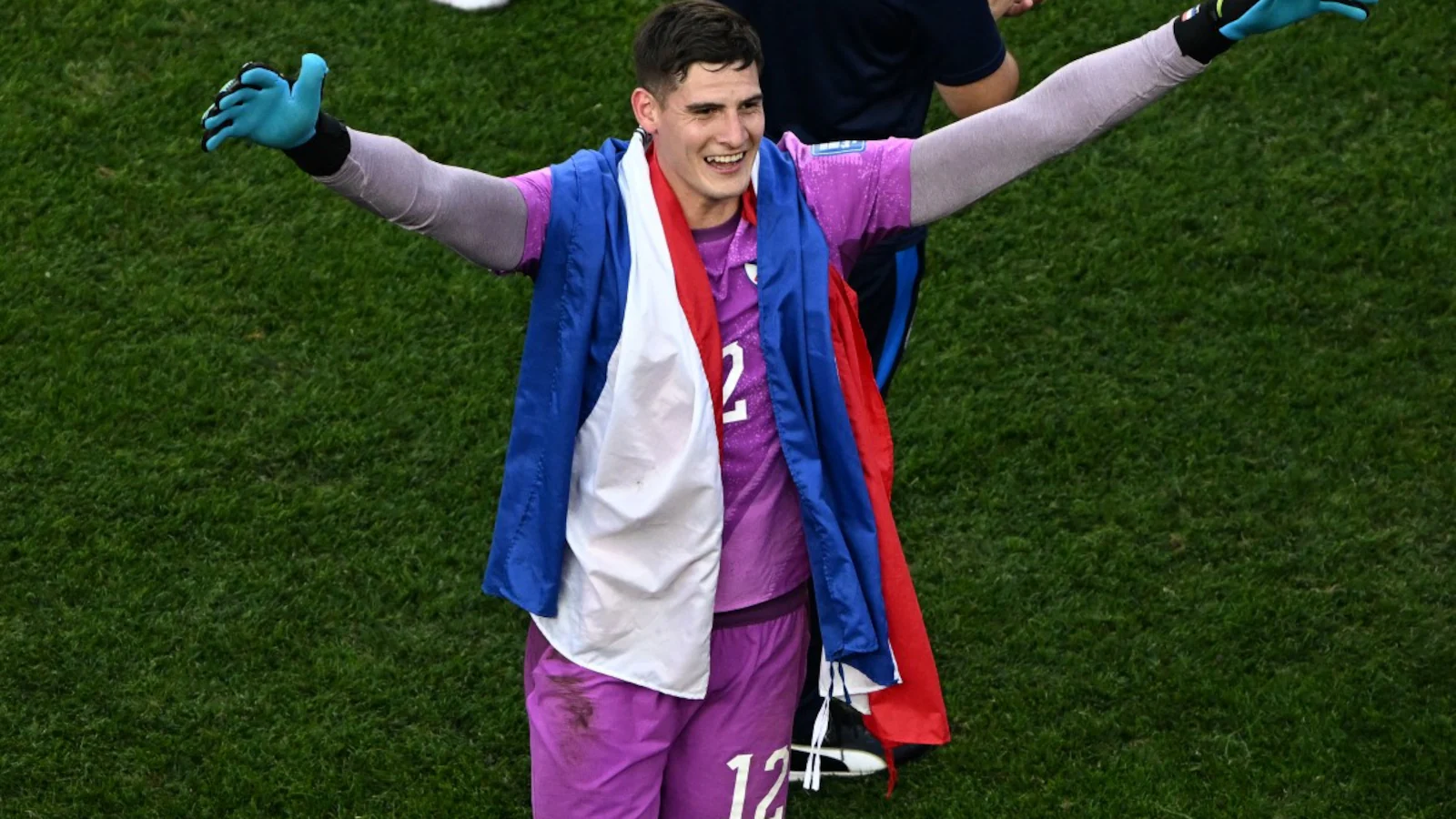 Who Is Orlando Gill? The Paraguay Goalkeeper Who Sold His Clothes Before Becoming A World Cup Hero