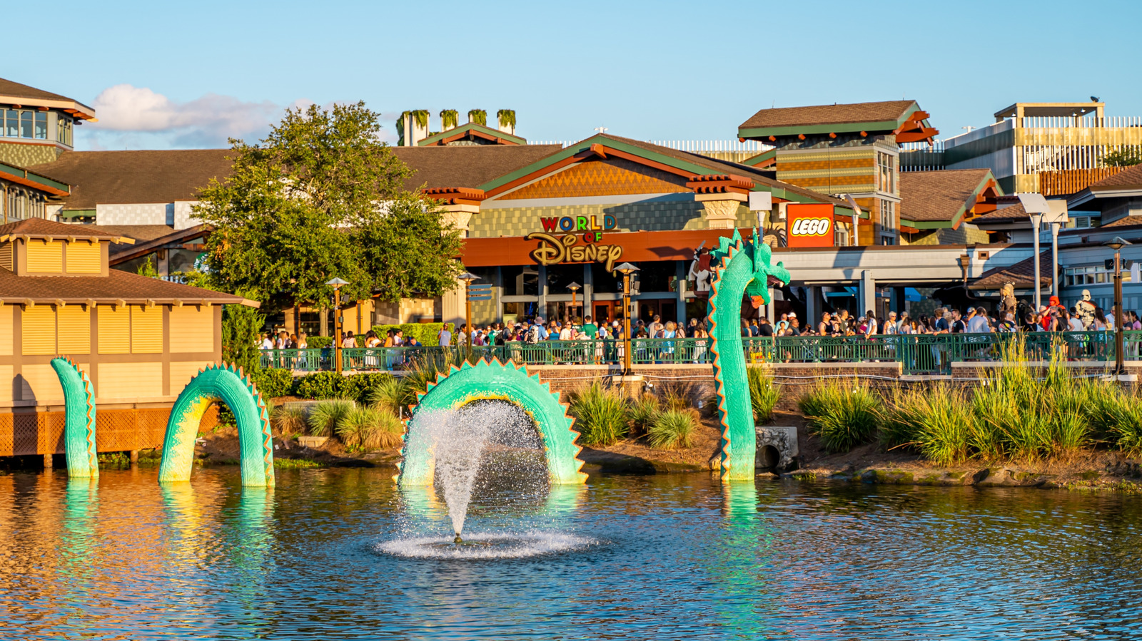 Between Tampa And Orlando Is Florida's Most Magical Family-Friendly City With Iconic Resort Vibes, Shops, And Eats